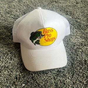 Bass Pro Shops trucker hat (white)